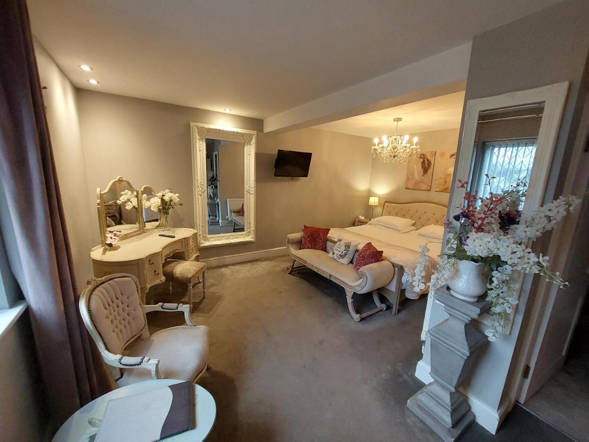 The Plough & Restaurant 4*