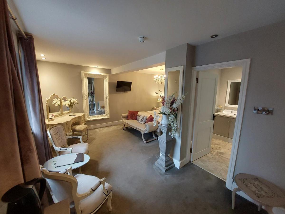 The Plough & Restaurant 4*