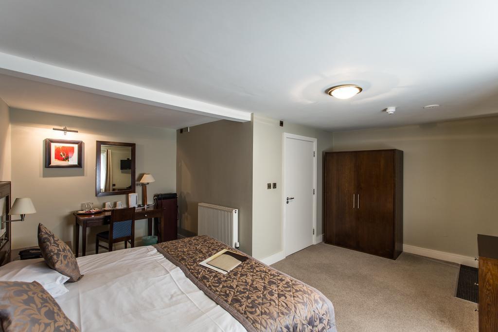 The Plough & Restaurant 4*
